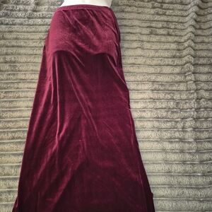 Luxurious Velvet Maxi Skirt in Rich Burgundy
